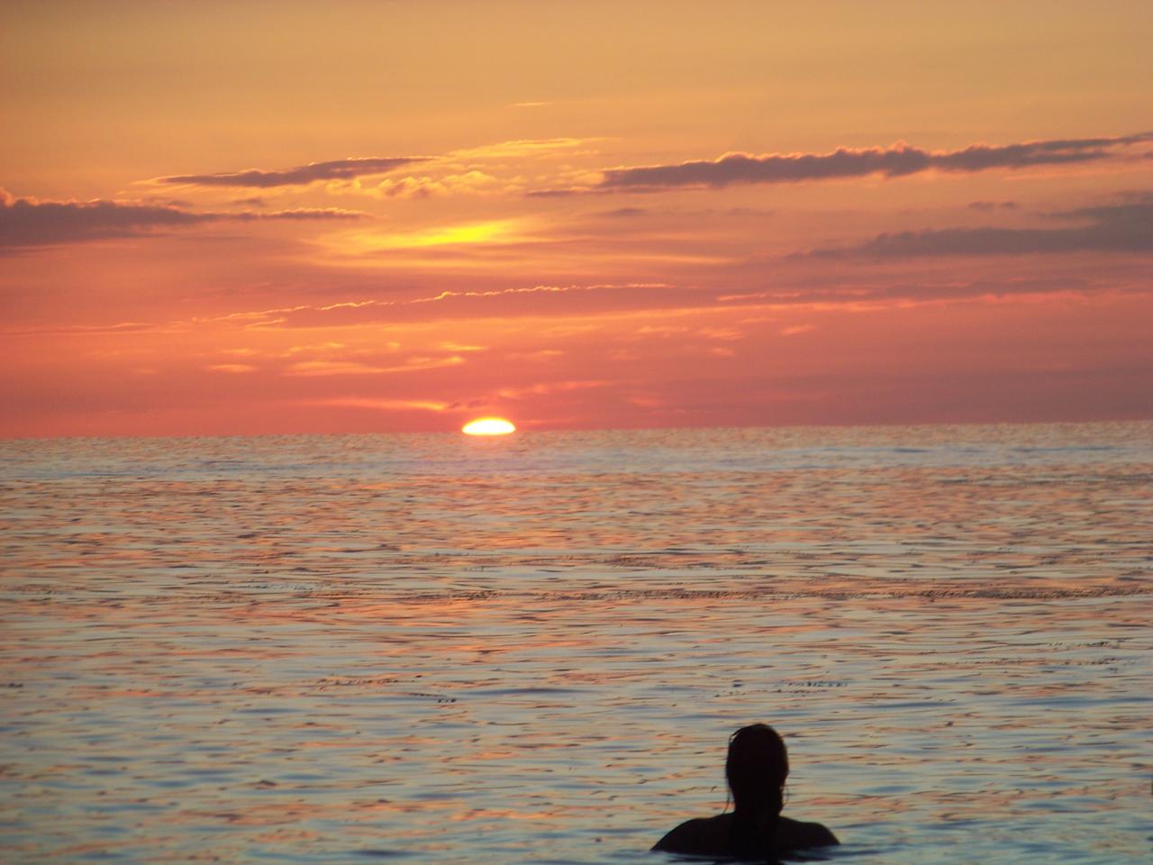 coucher de soleil sur la mer caraïbe